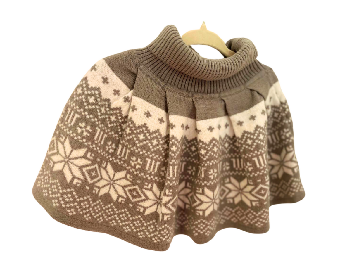 Young Dimension knitted cape