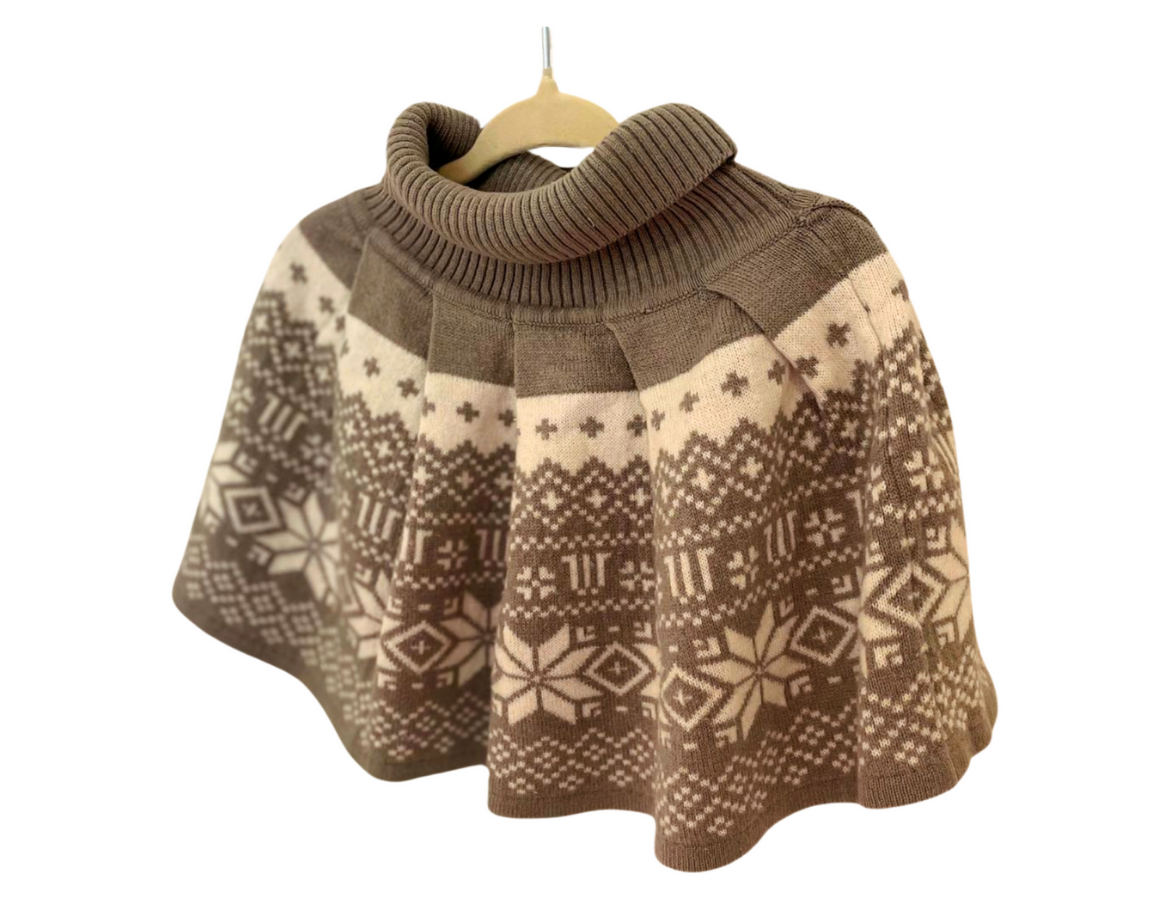 Young Dimension knitted cape